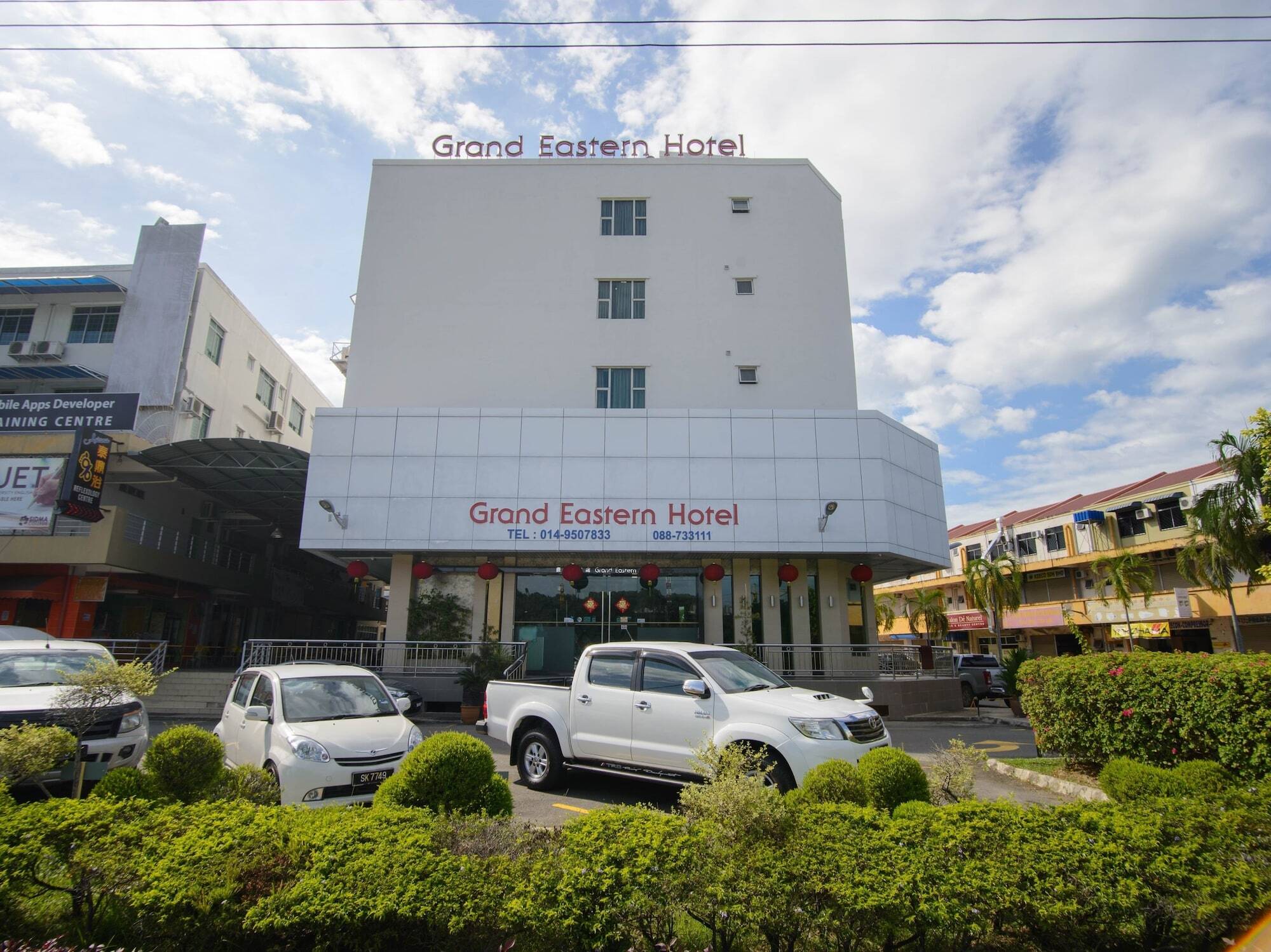 Oyo 371 Grand Eastern Hotel Kota Kinabalu Buitenkant foto